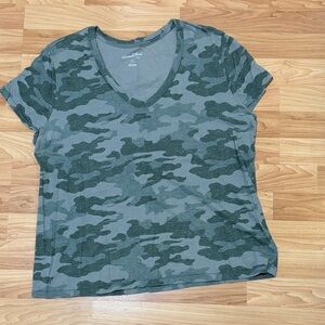 Universal Thread Green Camo Short Sleeve Tee